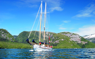 القارب الشراعي &laquo;مابل ليف&raquo; يبحر قبالة سواحل كندا. د.ب.أ