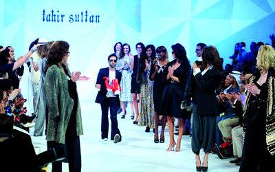 مصمم الأزياء الكويتي طاهر سلطان قدم مجموعة مميزة.