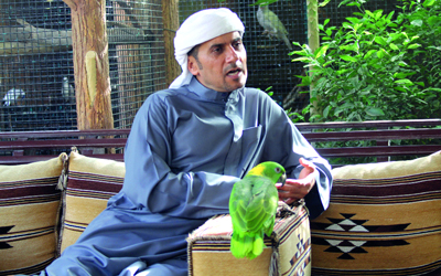 الحمادي: منذ ‬6 سنوات أعمل على إكثار ‬32 نوعاً من الحيوانات والنباتات النادرة جمعتها من مزادات ومعارض من كل بلدان العالم. تصوير: عبدالله حسن