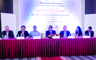 التعاون العربي لقيام صناعة سينما مشتركة يجب أن يتم على أسس متينة وخطط مدروسة دون فورة عاطفية.	من المصدر