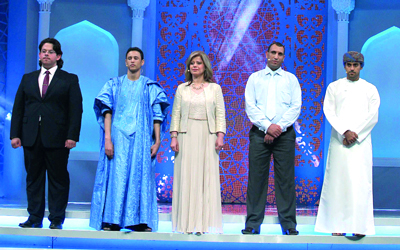 الشعراء الـ ‬5 في حلقة سابقة من البرنامج. من المصدر