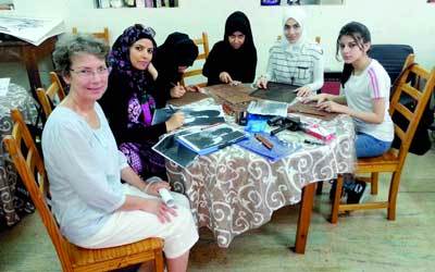 الورش الفنية تعزز الثقافة البصرية لدى الطلاب. من المصدر