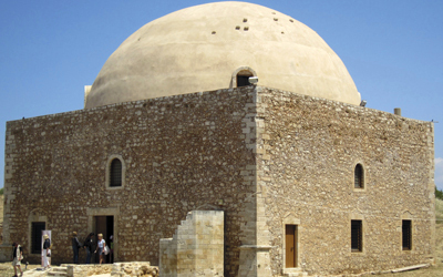 قلعة فورتيزا من أشهر المعالم السياحية في ريثيمنون.                د.ب.أ