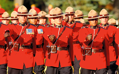 في المقاطعة أنشئت قوات شرطة الخيّالة الملكية الكندية.             د.ب.أ