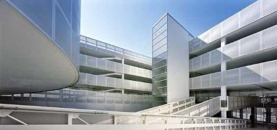 موقف "فراندا" في "روتردام" الهولندية