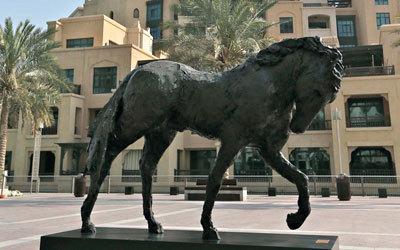 تمت صناعة «الحصان الأندلسي» من الصلصال والبرونز المصبوب بارتفاع 1.8 متر وطول 2.6 متر.   من المصدر