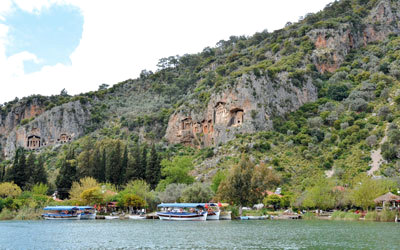 القبور الصخرية الليكية في داليان يرجع تاريخها إلى قرون ما قبل الميلاد. د.ب.أ