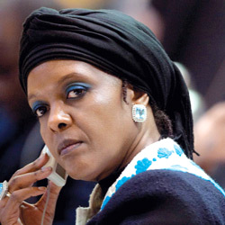 زوجة موغابي لا تهتم لغضب شعبها من ممارسات زوجها.