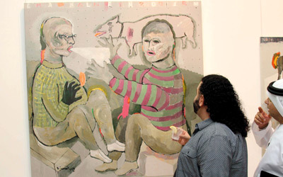 يحذف الجميلي في معرضه الذي يستمر حتى الثالث من أكتوبر المقبل، صورة العالم الحقيقي، ليشيد عالما آخر، بعيدا عن المثالية، ويحتمل الكثير من الشوائب.