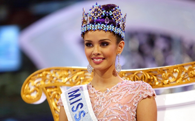 فازت ملكة جمال الفلبين، ميغان يونغ، بلقب ملكة جمال العالم للعام 2013، في حفل أقيم، في جزيرة بالي الإندونيسية. الصور من الوكالات