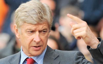 فينغر: من الصعب أن تتناول الدواء 30 عاماً ثم تقرر فجأة التخلص منه.   أ.ف.ب