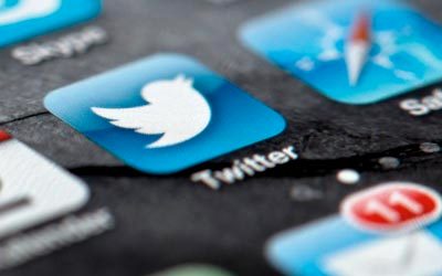 عدد متابعي «تويتر» وصل إلى 232 مليون مستخدم حول العالم. أ.ب