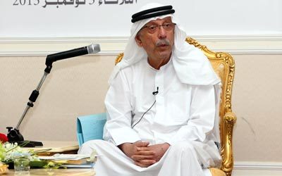 عبدالغفار  حسين استهل الجلسة بالتطرق إلى محطات من مسيرة سالم بن علي العويس.