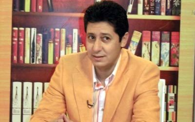 هذا الاستخفاف في مجال الشعر ليس إلا جزءاً من الاستخفاف والابتذال العام في منظومة القيم، فالشعر لن يبقى مقدساً. الشاعر المغربي ياسين عدنان