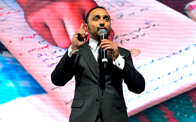 نجم بوليوود راهول بوز، خلال مشاركته في الحفل. من المصدر