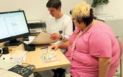 السِمنة المفرطة مشكلة تؤرق كثيرين، لاسيما النساء.  د.ب.أ