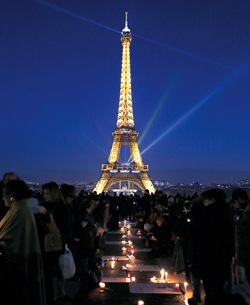 معاناة طويلة فصلتها عالية ممدوح في &laquo;الأجنبية&raquo; عن كيفية تجديد جوازها العراقي، إضافة إلى هموم الإقامة في باريس.