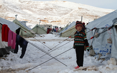 الشتاء القارس يفاقم محنة اللاجئين السوريين الذين يجاهدون لإبقاء أكثر من مليون طفل أحياءً في هذه الظروف المأساوية. أ.ف.ب