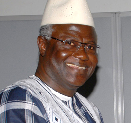 ارنست باي كوروما.