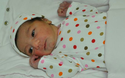 «مزنة» أبصرت النور الساعة 2:27 من فجر اليوم الأول من العام الجديد. من المصدر