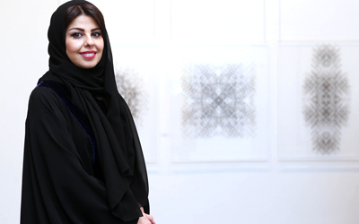 تكسر الحمود حدود المألوف وتأخذ تقنيات الفن إلى أبعد حدودها لتبني منهجاً حديثاً.

تصوير: باتريك كاستيلو