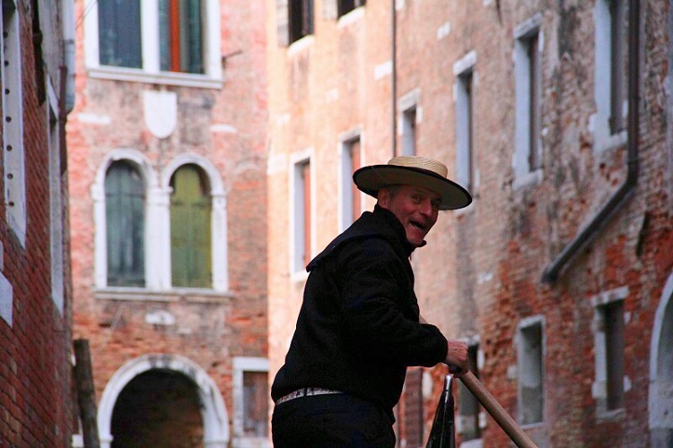 الجداف في فينيسيا