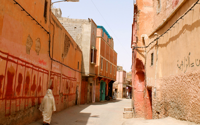 الرواية لا تقبع خلف جدران السجن بل تشرّح مناطق في أعماق المجتمع المغربي.   أرشيفية
