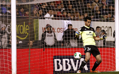 قذيفة رونالدو غالطت حارس أوساسونا فيرنانديز. إي.بي.إيه