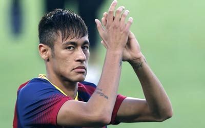 نيمار انتقل من سانتوس إلى برشلونة في صفقة كبيرة ذات صدى كبير. أ.ف.ب