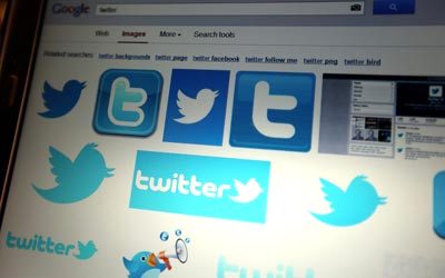 «تويتر» لا تطلب من مستخدميها تحديد الانتماء الإثني.  غيتي