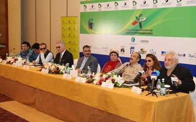 الفنانون المصريون تحدثوا عن تجاربهم المسرحية ورؤيتهم بمهرجان الفجيرة الدولي للمونودراما.

الإمارات اليوم