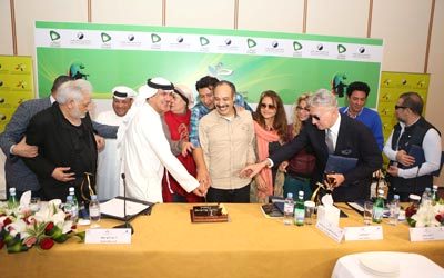 احتفال خاص بخالد صالح خلال الندوة.

الإمارات اليوم