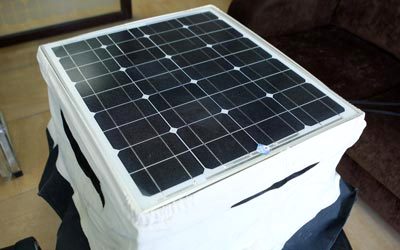 جهاز «أبريج» يعتمد على الطاقة الشمسية كلياً. تصوير: نجيب محمد