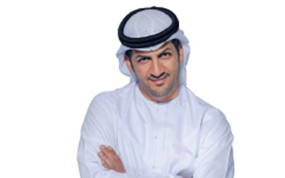 علي خليفة أحمد سعيد بن ثالث الحميري، من مواليد إمارة دبي، مصور فوتوغرافي، ومحترف تصوير أفلام وثائقية، حاصل على دبلوم تصوير وثائقي من أكاديمية لندن، ودبلوم في اللغة والأدب الفرنسي من جامعة مونبلييه الفرنسية.