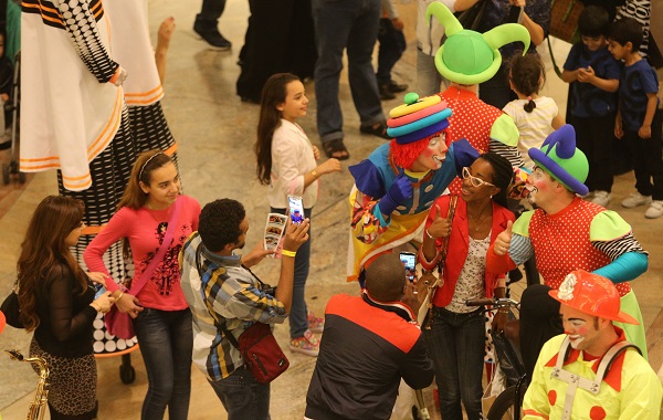 لحظة اقتناص الفرح بكل تفاصيله