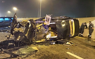 مركبة انحرفت بشكل مفاجئ واصطدمت بأخرى على شارع الشيخ زايد. من المصدر