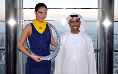 كأس الطواف على قمة برج خليفة في دبي. من المصدر