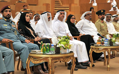 سيف بن زايد خلال حضوره المؤتمر السنوي الثاني لجمعية الإمارات للتخطيط الاستراتيجي. وام