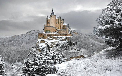 قلعة الكازار في سيجوفيا، أسبانيا