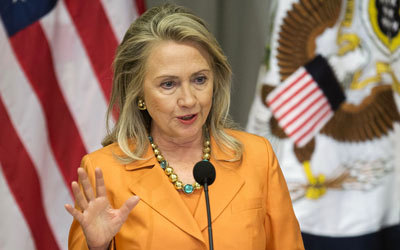 هيلاري ظلت  «الزوجة الغافلة» طوال الوقت.