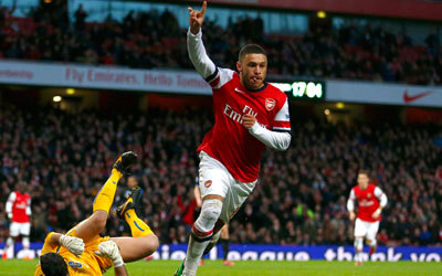 لاعب أرسنال تشامبرلين يحتفل بهدفه في مرمى كريستال بالاس الأسبوع الماضي. رويترز