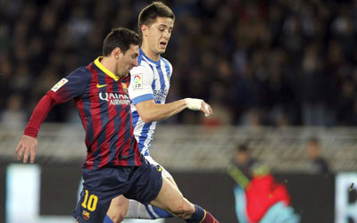 ميسي سجل هدفاً بطريقة مميزة أمام سوسييداد وتأهل برشلونة إلى نهائي الكأس رغم التعادل. إي.بي.إيه