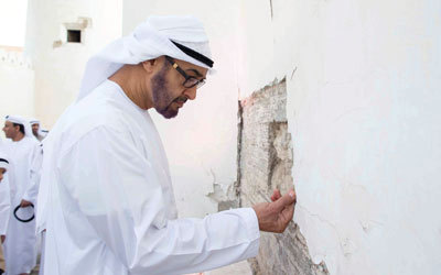 محمد بن زايد يتفقّد ترميم القصر الذي تمّ وفق أعلى المعايير والمواصفات الدولية. وام