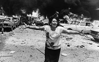 عندما قامت الحرب الأهلية في لبنان، انكفأ أنسي الحاج على ذاته، وترك الساحة، رأى بأنه لم تعد هناك صحافة، في زمن قتل الهوية.