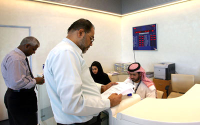 سؤال المتعامل عن نسب الفائدة وكيفية حسابها قبل توقيعه العقد يجنبه المشكلات لاحقاً. الإمارات اليوم