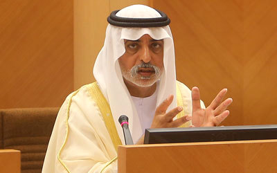 نهيان بن مبارك يرد على سؤال عضو المجلس مصبح بالعجيد. تصوير: إريك أرازاس