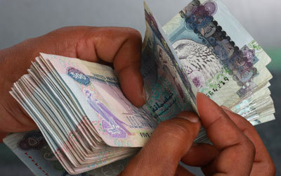 متقاعدون‭ ‬أكدوا‭ ‬أن‭ ‬البنوك‭ ‬ترفض‭ ‬التوصل‭ ‬إلى‭ ‬تسويات‭ ‬معهم‭ ‬إزاء‭ ‬اقتطاع‭ ‬100%‭ ‬من‭ ‬رواتبهم‭ ‬لمخاطر‭ ‬تتعلق‭ ‬بطول‭ ‬المدة‭.‬