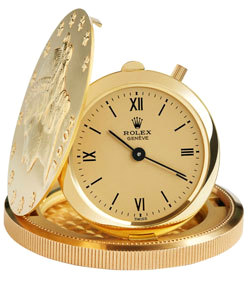 ساعة ذهبية تعود إلى عام 1904 عليها شعار تمثال الحرية الموجود على فئة 20 دولاراً أميركياً.