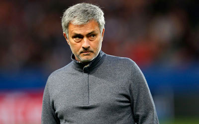 مدرب تشلسي مورينيو مستاء جداً من مستوى مهاجميه، وحمّلهم مع بعض المدافعين مسؤولية التراجع الذي لحق بالفريق أخيراً.