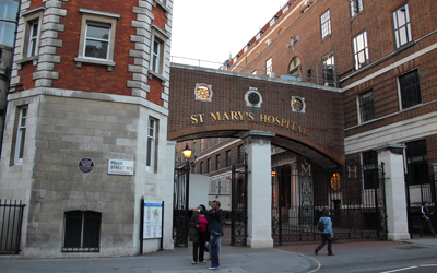 عهود تحت الرعاية المركزة بمستشفى سانت ماري في لندن. أرشيفية